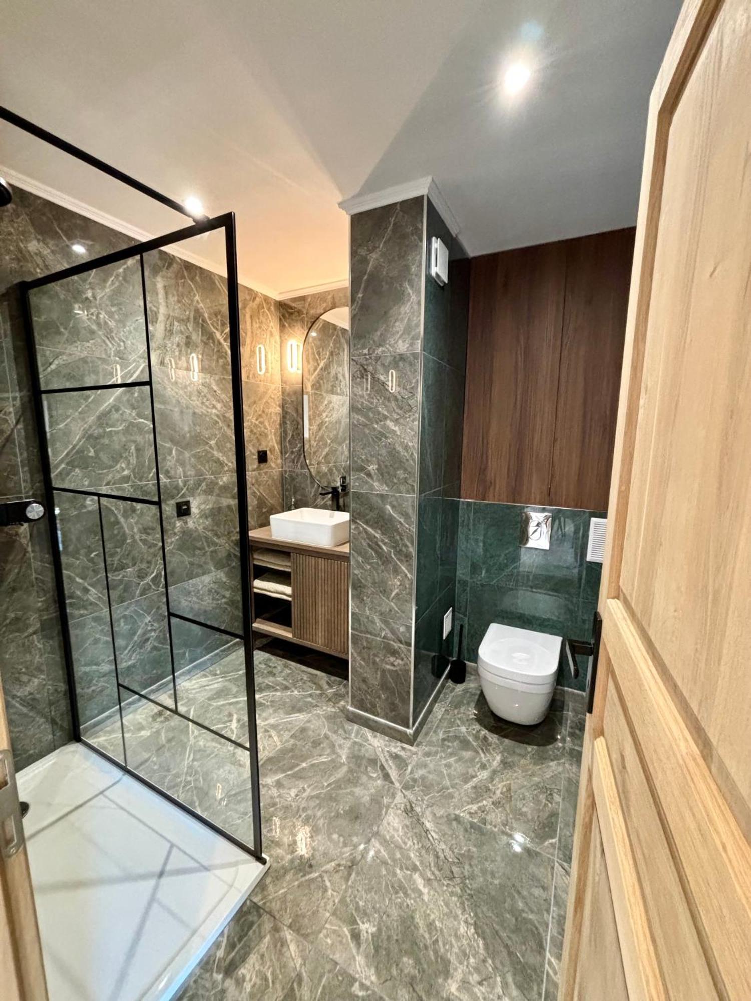 Appartement 5*, Vue Mer Et Acces Plage กาวาแลร์-ซูร์-แมร์ ภายนอก รูปภาพ